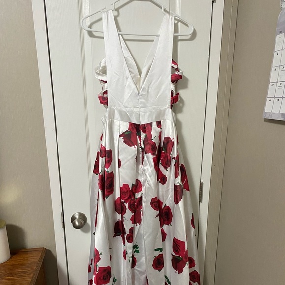 Beautiful prom dress! - Picture 2 of 2